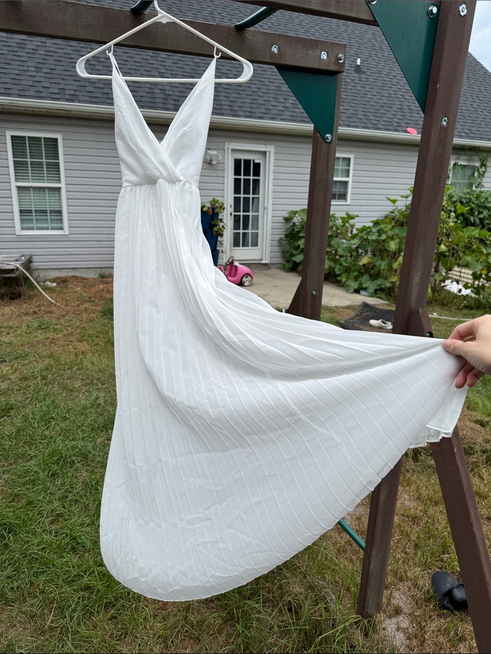 White V-Neck Spaghetti Strap Maxi Dress